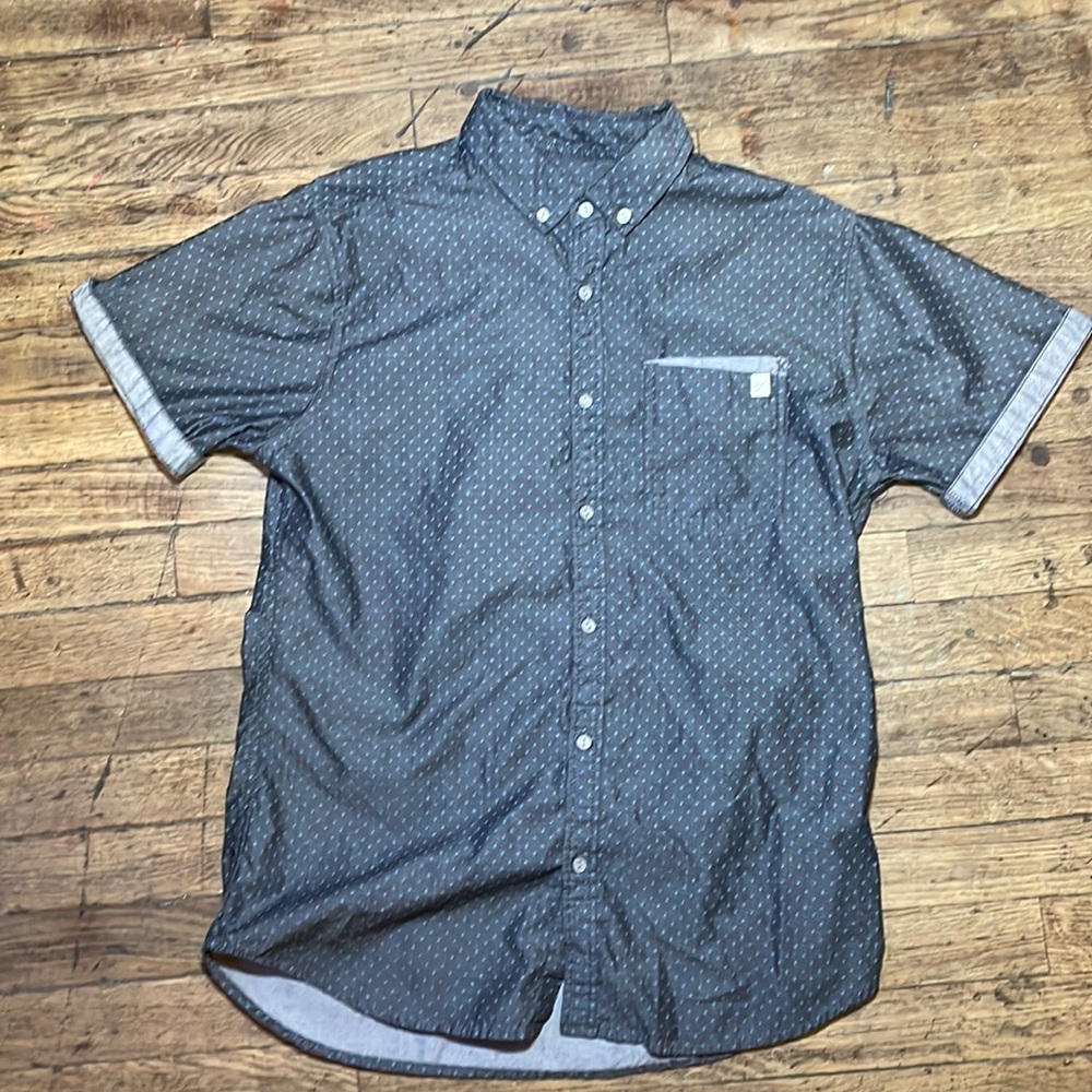 Depart West Men’s grey button down short sleeve shirt size medium